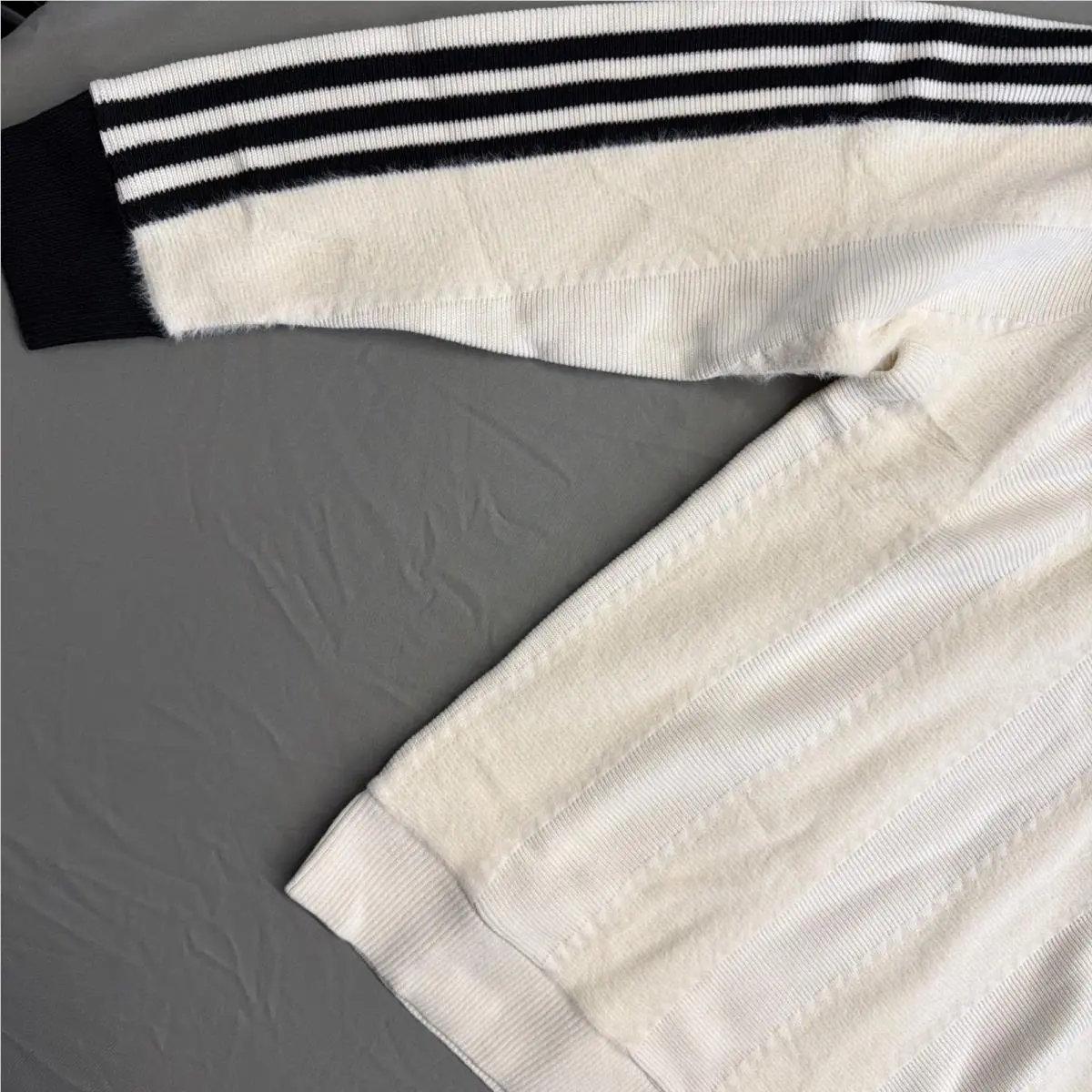 Adidas clothing - Cream White 0