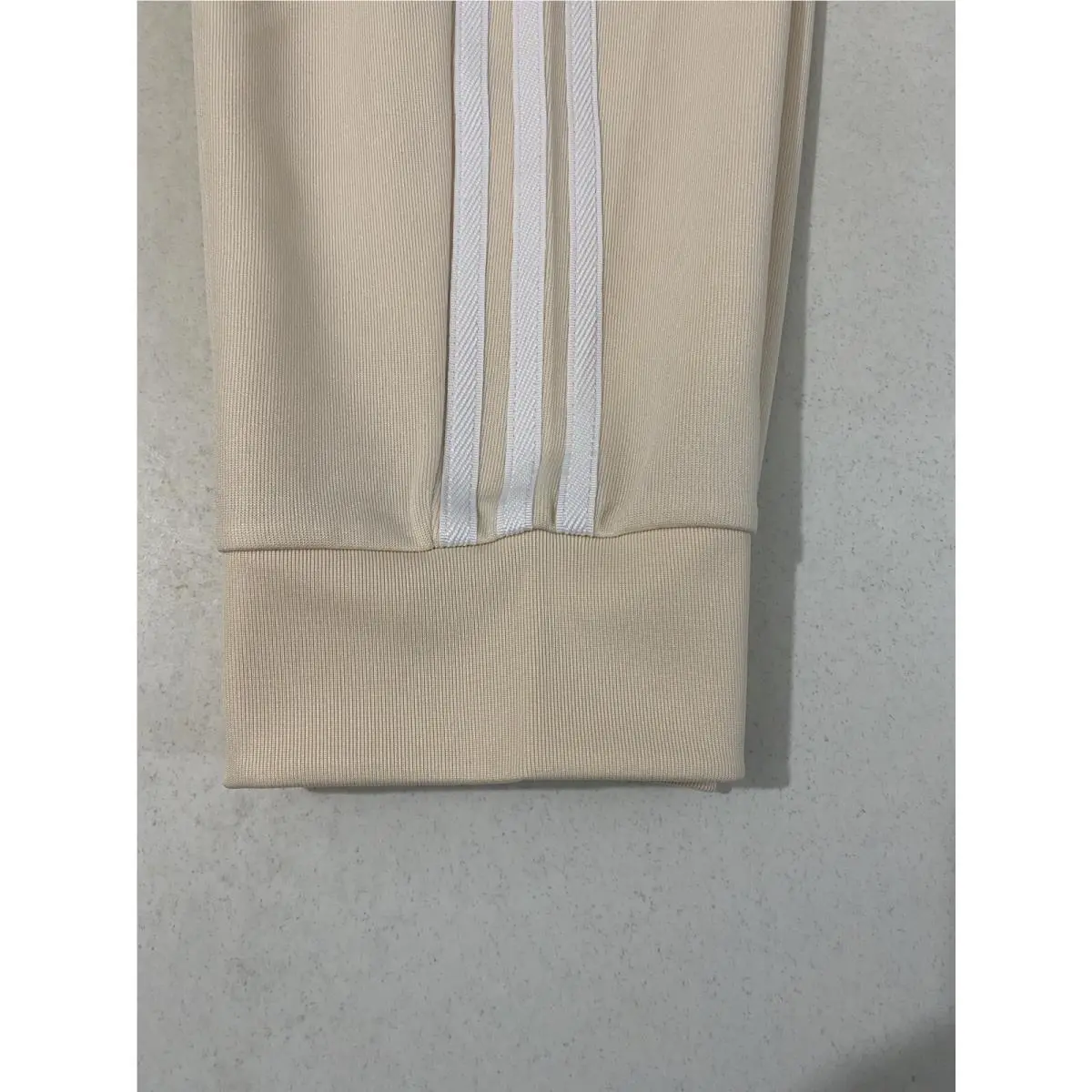 Adidas clothing - Wonder White 5