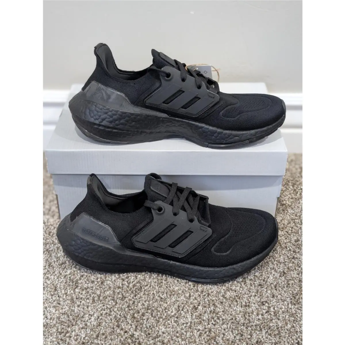 Size 6.5 Youth Unisex Adidas Ultraboost 22 J Lace Up Low Top Black Athletic Shoe