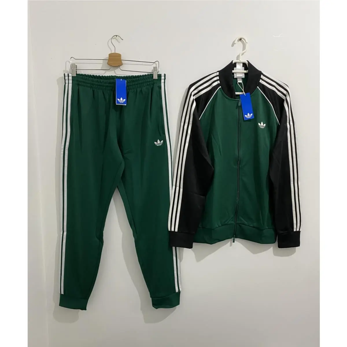 Adidas clothing - Collegiate Green white 0