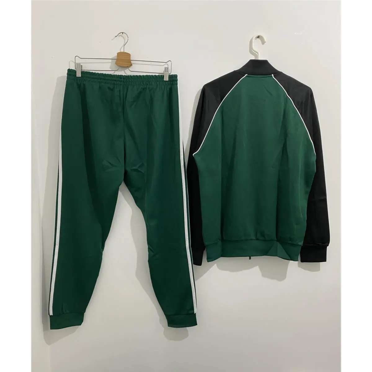 Adidas clothing - Collegiate Green white 1