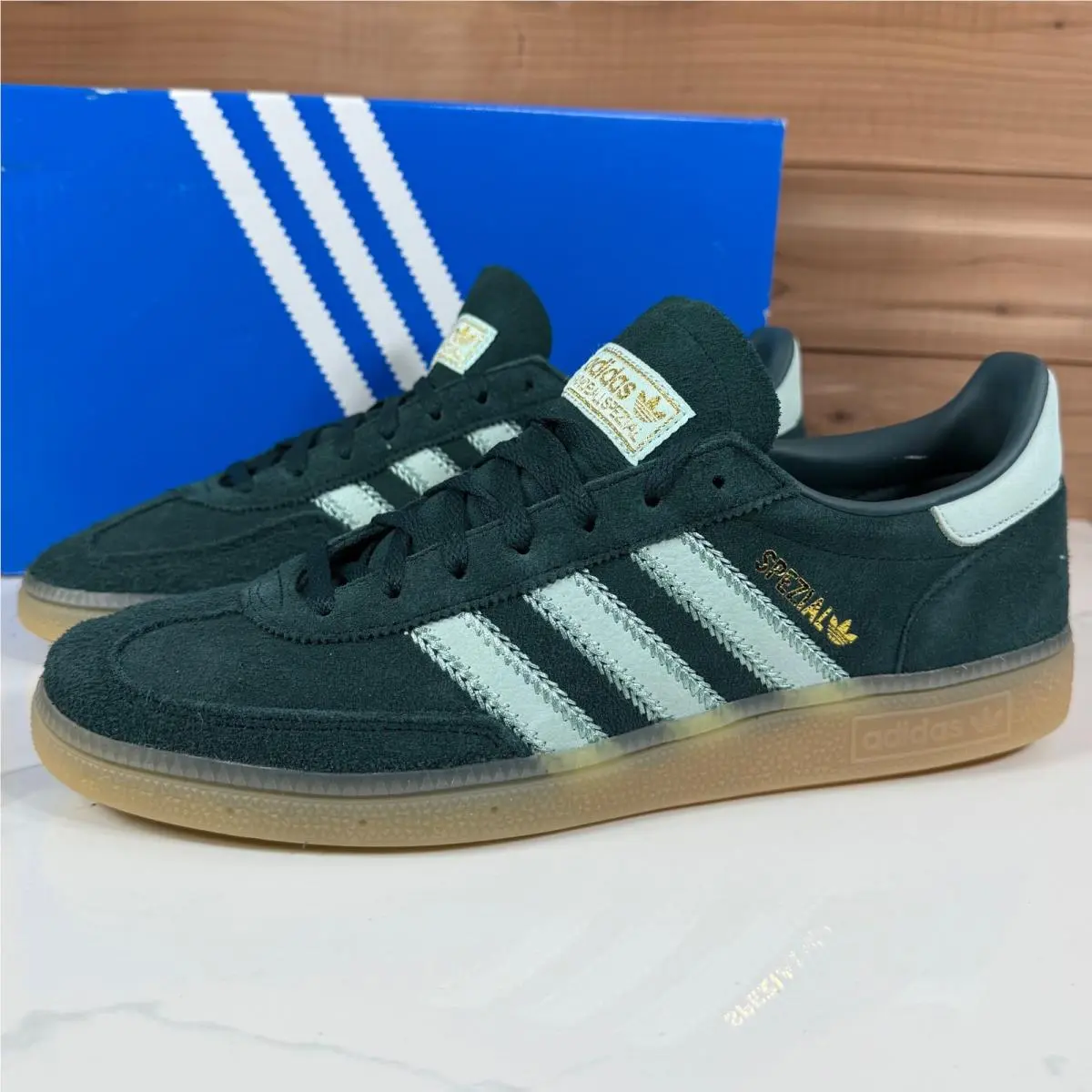 Adidas Spezial Dark Green Suede Gum Sole Sneakers Womens Size 10.5