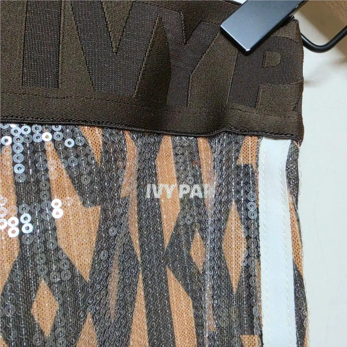 Adidas clothing - Brown 3