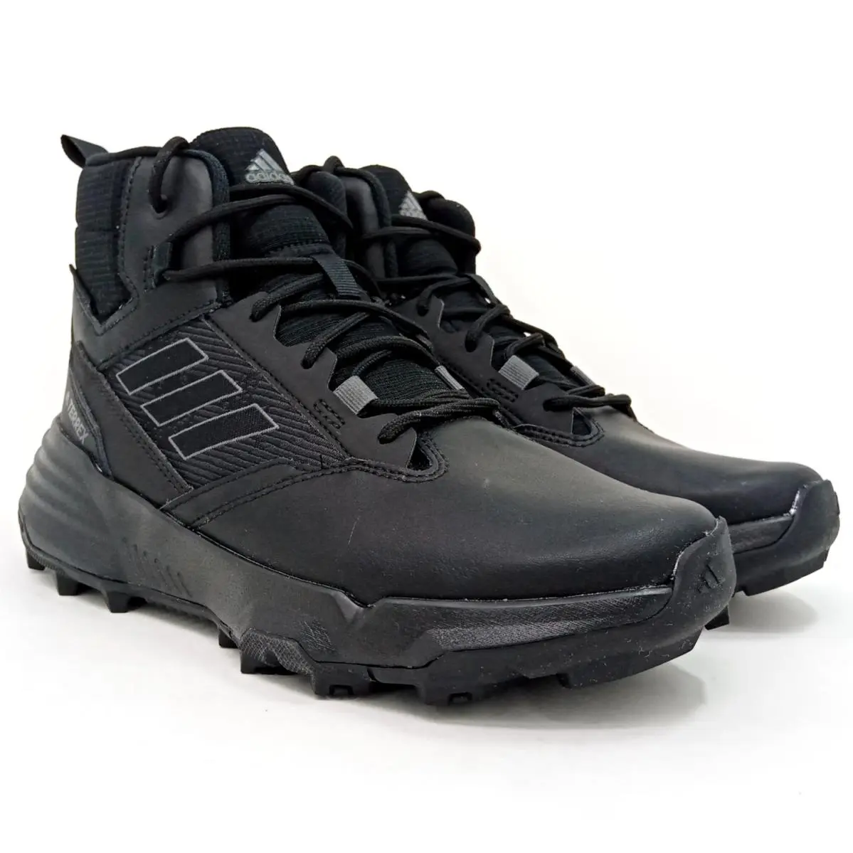 Adidas Women`s Terrex Unity Leather Mid Rain Ready Sneakers Size 9 US