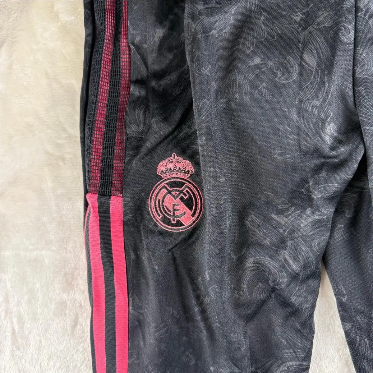 Adidas clothing - Black 6