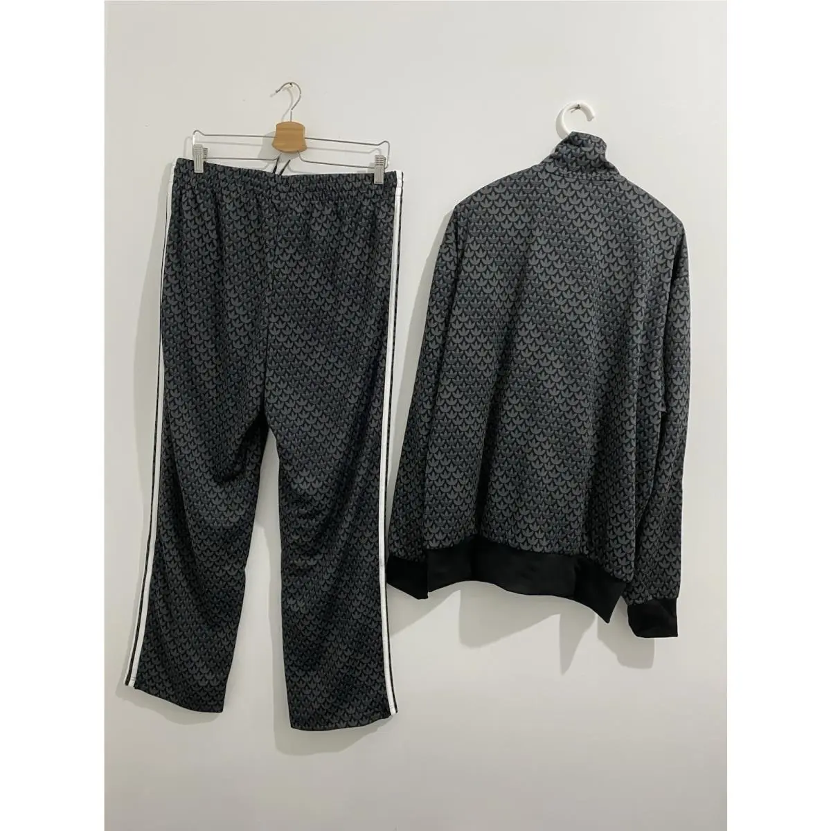 Adidas clothing - Black 1