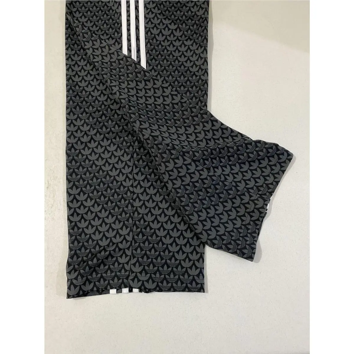 Adidas clothing - Black 6