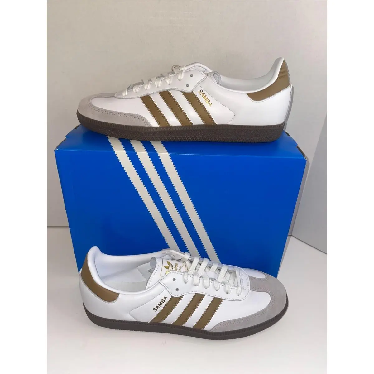 Unisex Leather/suede White W/gold Stripes Adidas Samba OG Sneakers- M10.5/W11.5