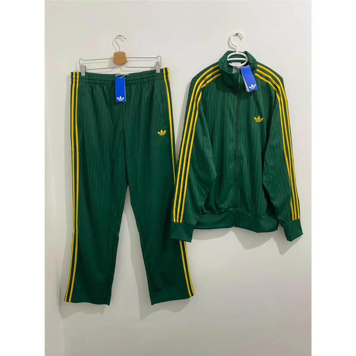 Adidas clothing - Collegiate Green Yellow 0