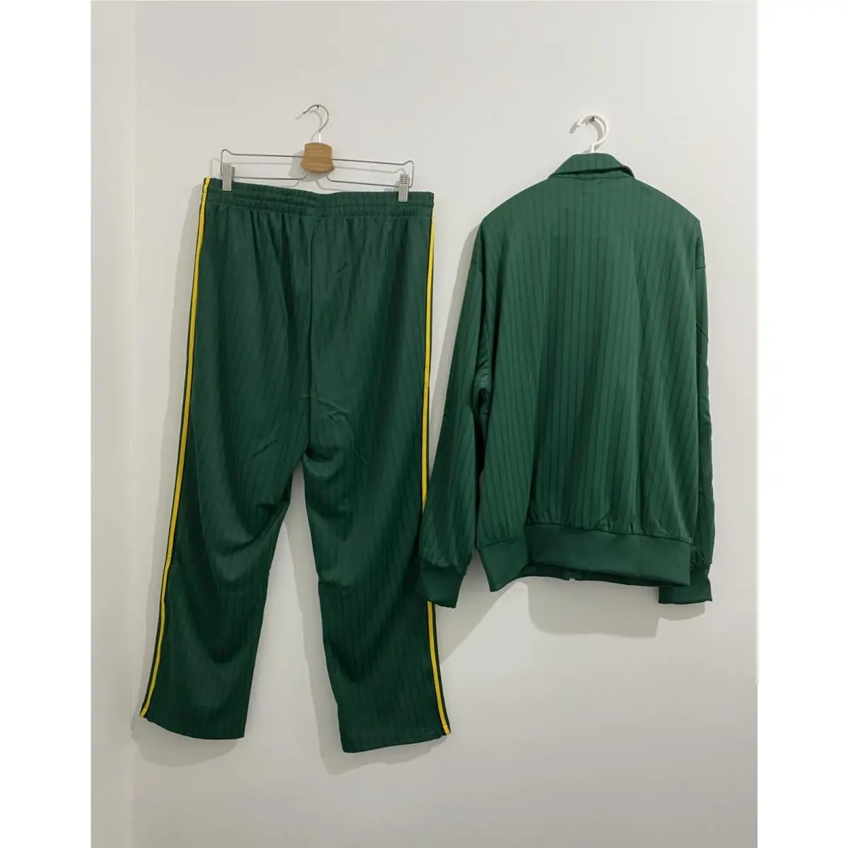 Adidas clothing - Collegiate Green Yellow 1