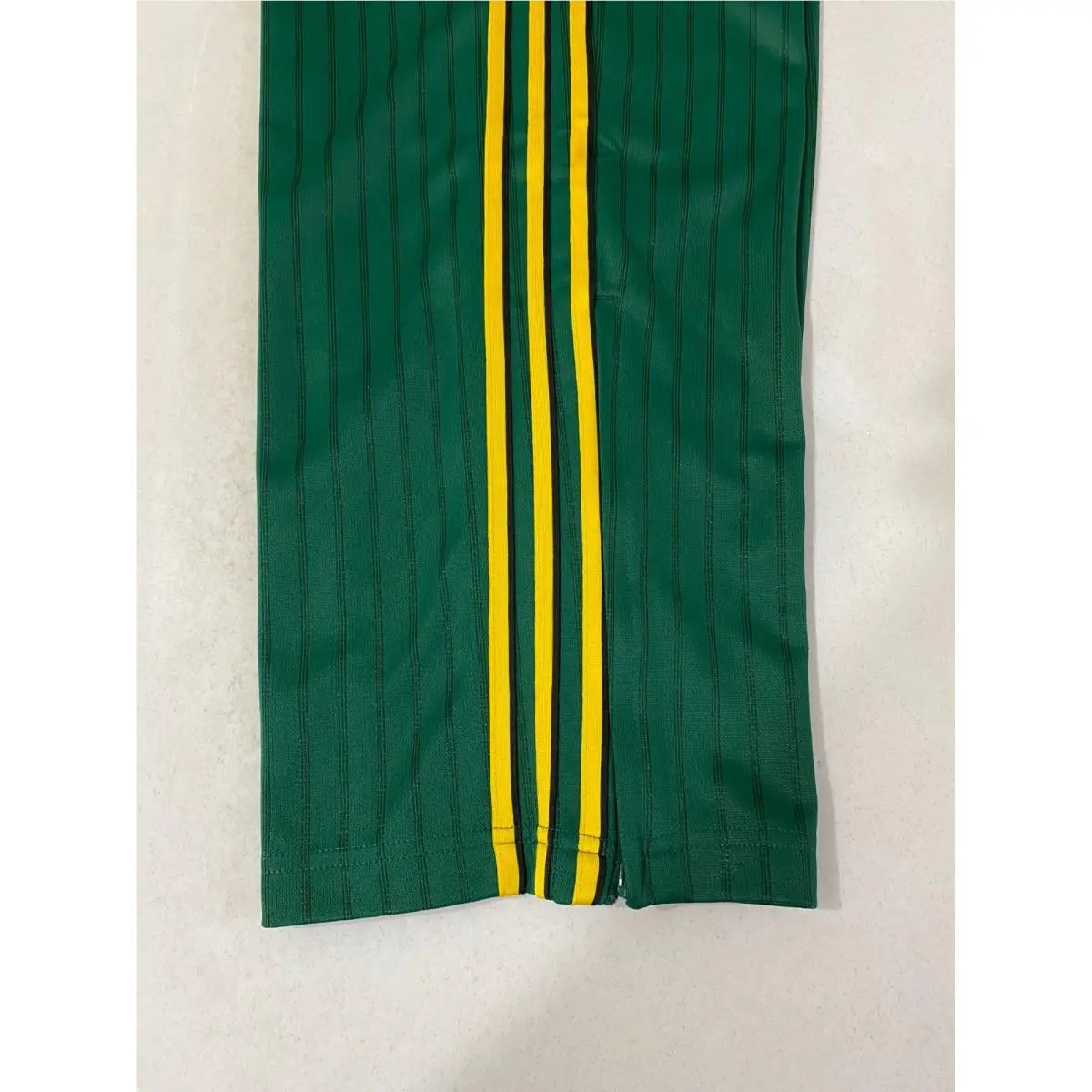 Adidas clothing - Collegiate Green Yellow 4