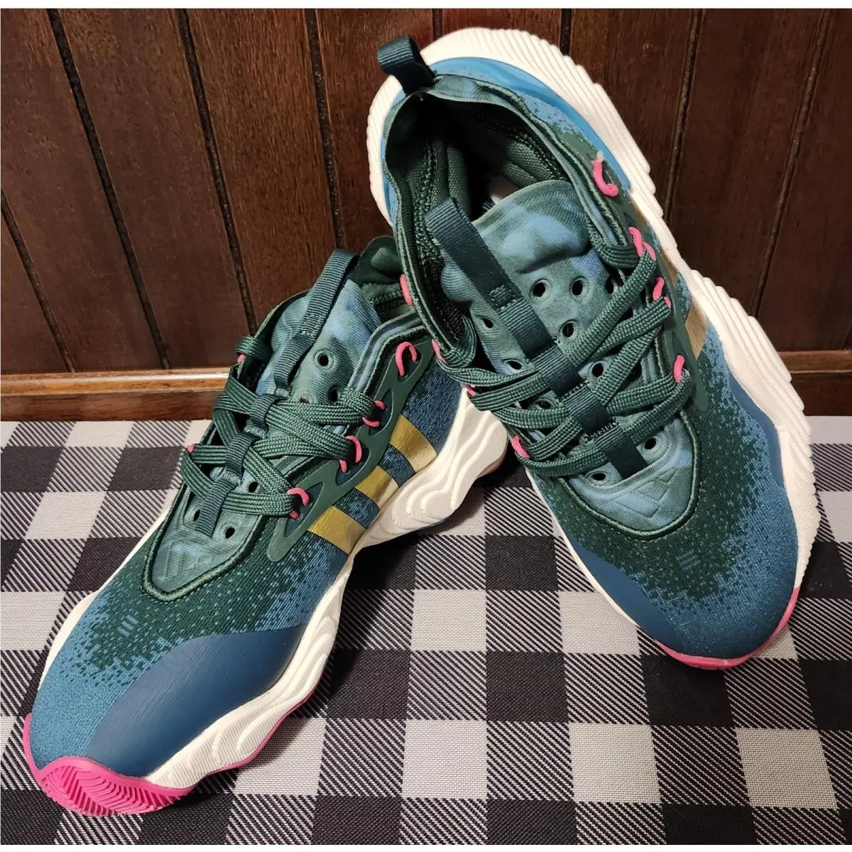 Adidas shoes - TRAE YOUNG ADIDAS 3 - TRAE YOUNG - DARK GREEN/GOLDMT/ARCFUS 9