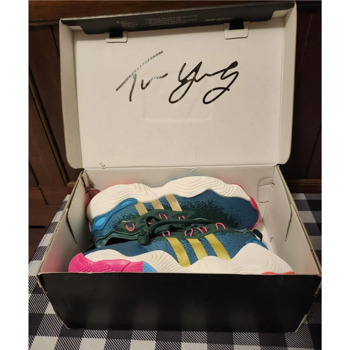 Adidas shoes - TRAE YOUNG ADIDAS 3 - TRAE YOUNG - DARK GREEN/GOLDMT/ARCFUS 0
