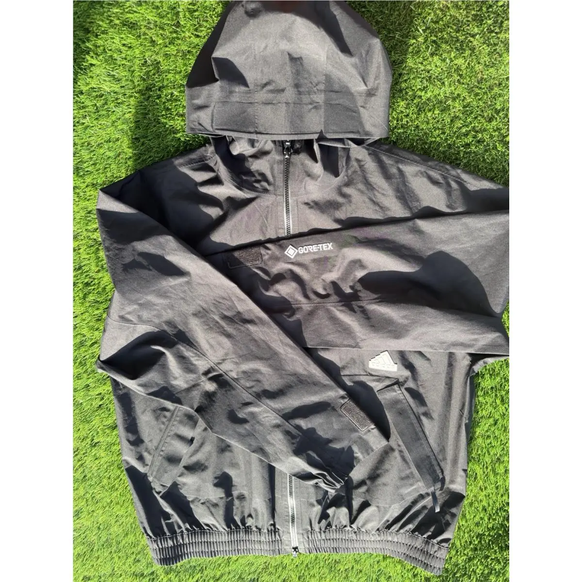 HG4379 Size Large Adidas Men’s Gore-tex Jacket Oversized Fit