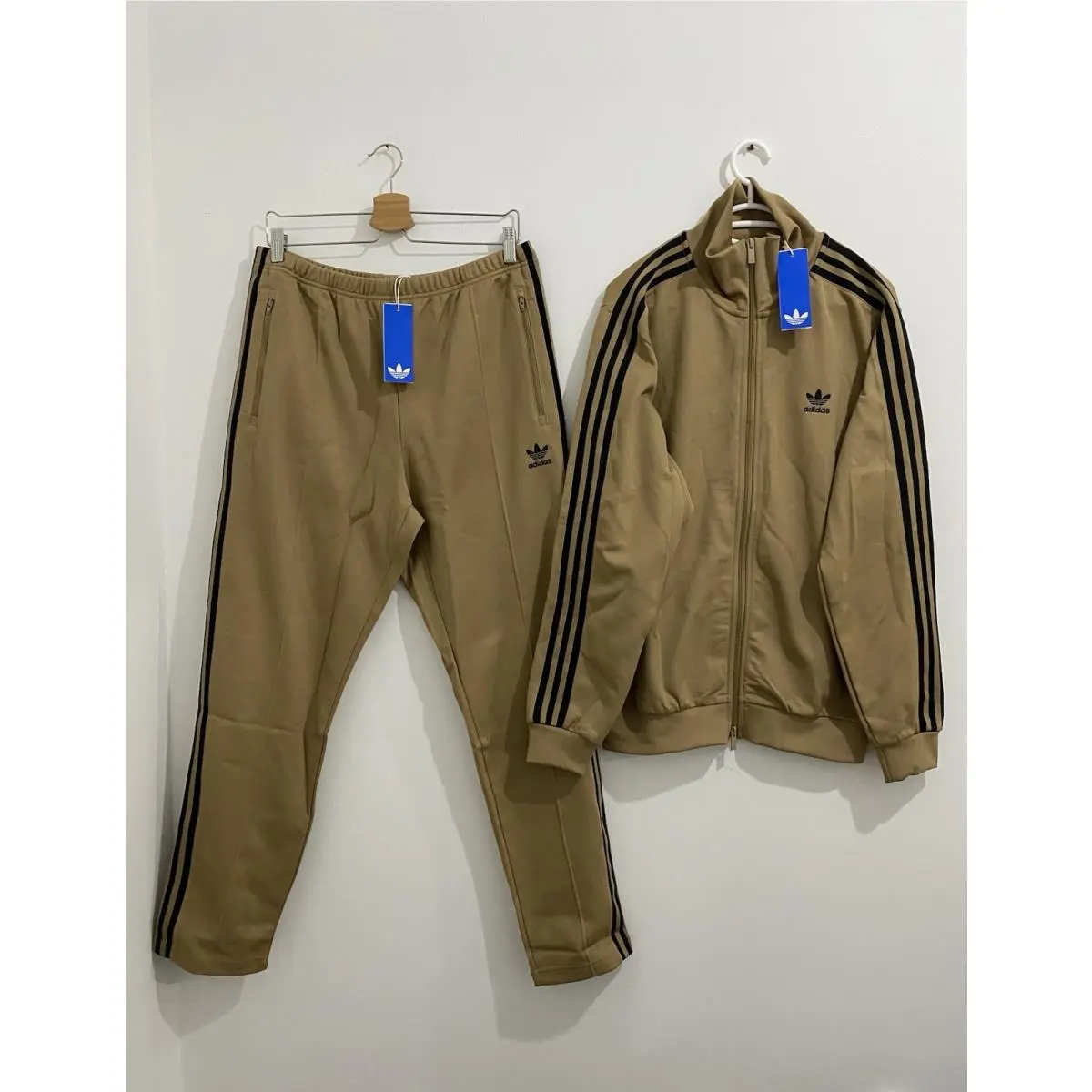 Adidas clothing - Cardboard Black 0
