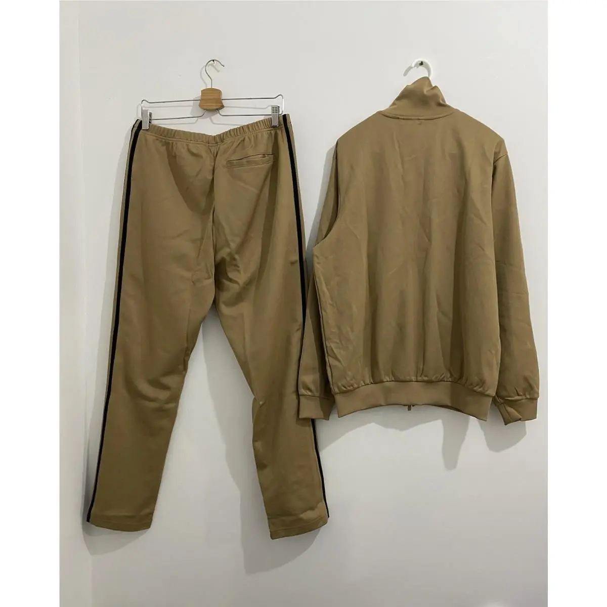 Adidas clothing - Cardboard Black 1