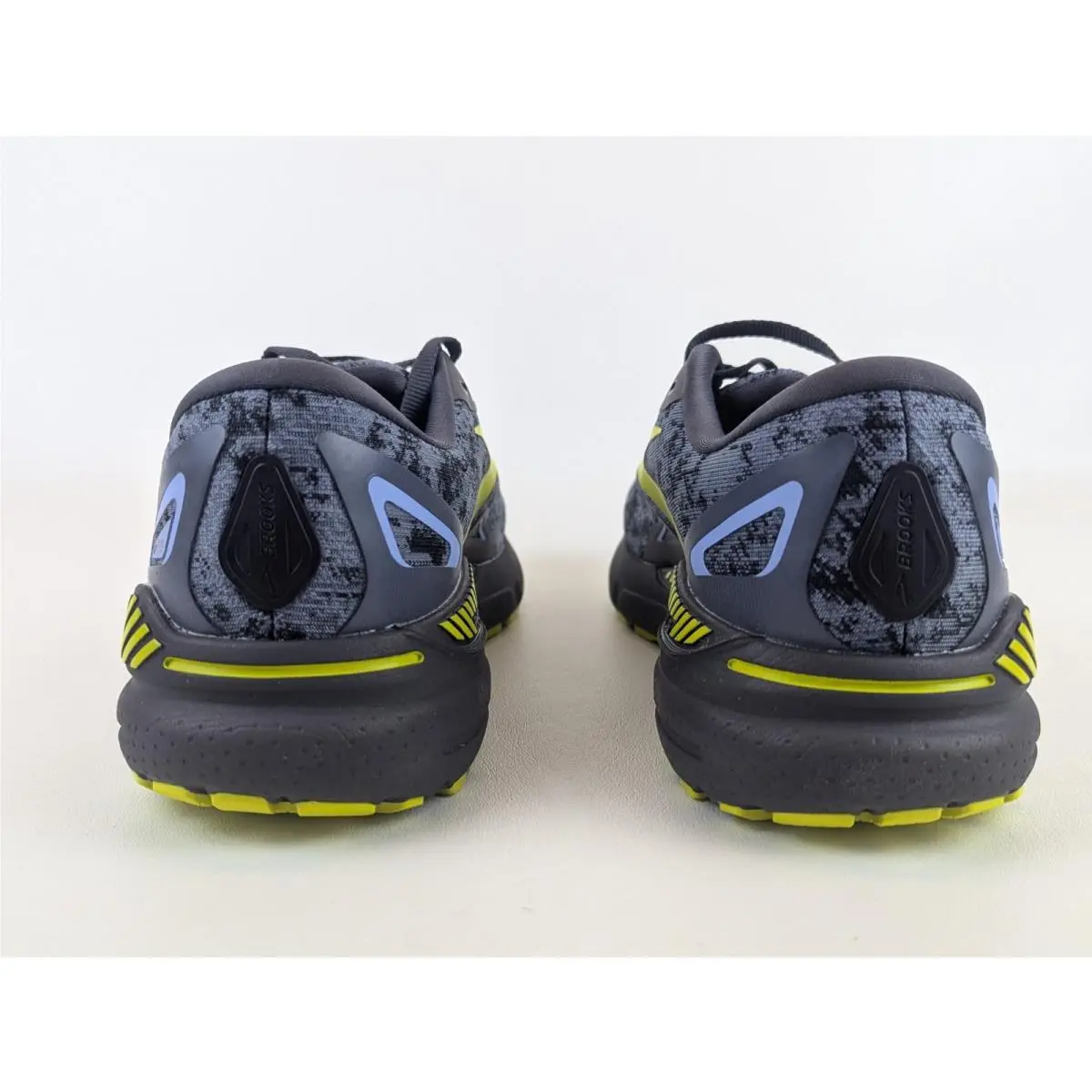 Brooks shoes - Brooks Adrenaline GTS 23 - Adrenaline GTS - 1103911d404 - Black Yellow 14