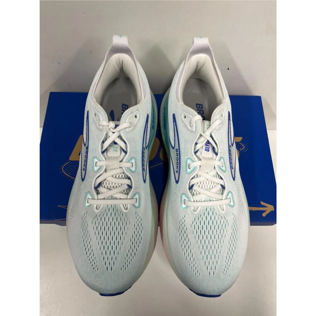 Brooks shoes - Brooks Glycerin GTS 22 - Glycerin GTS - White/Limpet Shell/Amparo Blue (110) 1