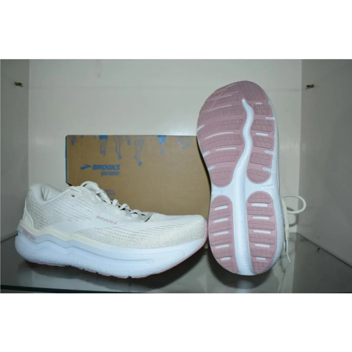 Brooks Ghost Max 2 Women`s Running Shoes 120420 1B 190 Off White
