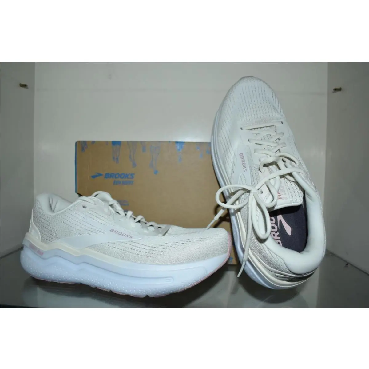 Brooks shoes - Brooks Ghost Max 2 - Ghost Max - 120420 1B 190 - White 3