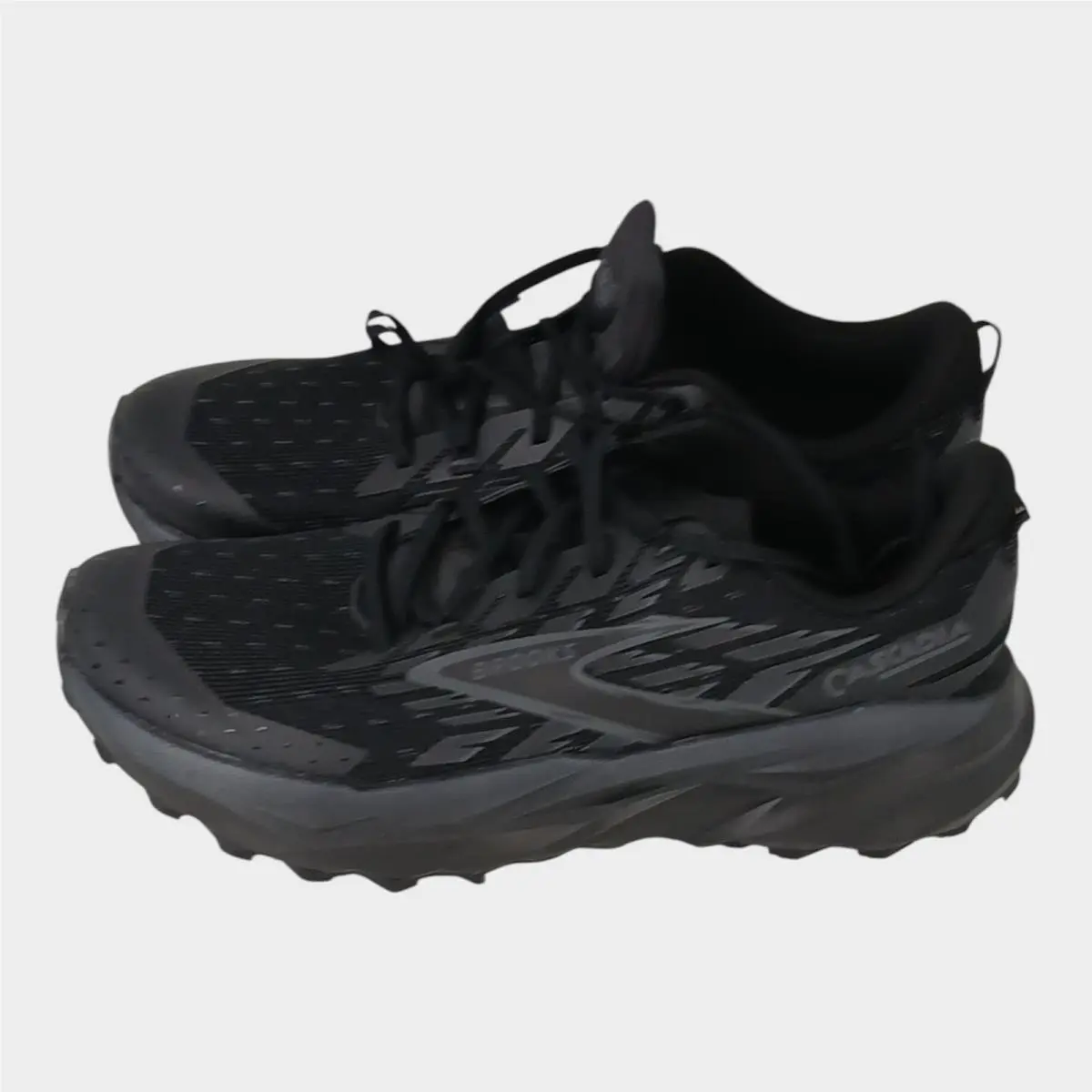 Brooks shoes - As Pictured 0