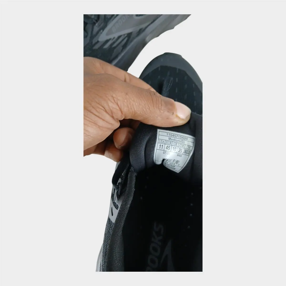 Brooks shoes - As Pictured 5