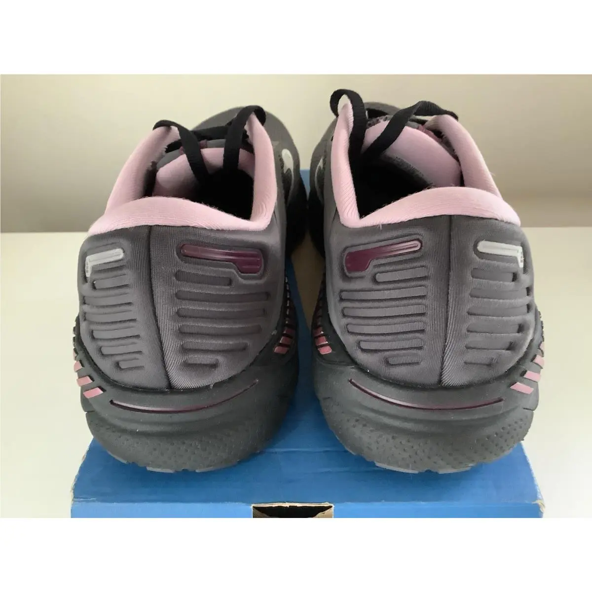 Brooks shoes - Brooks Adrenaline GTS 22 - Adrenaline GTS - Gray 0