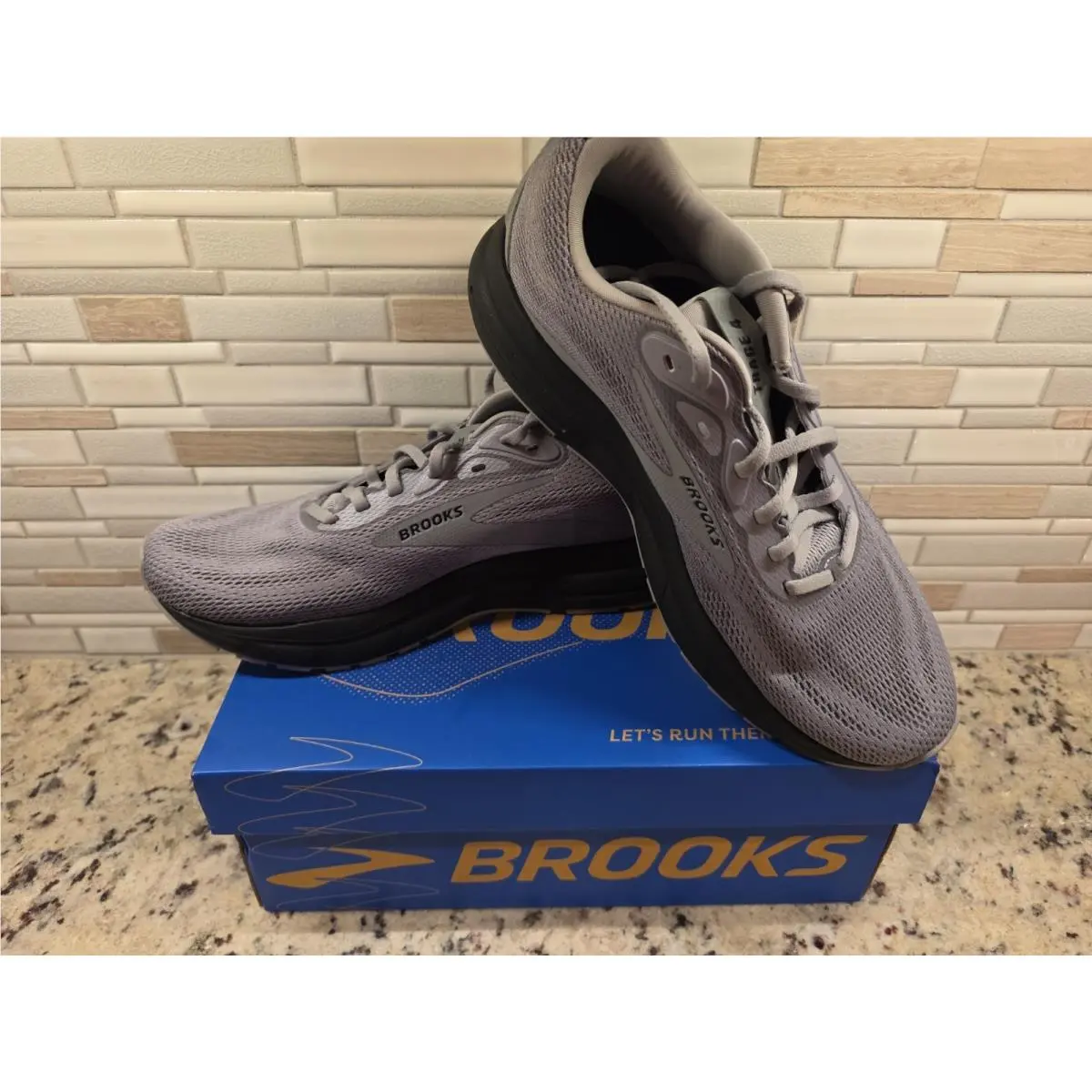 Brooks Trace 4 Running Shoes Men`s Size 8.5 - Grey/black/ebony Width Medium