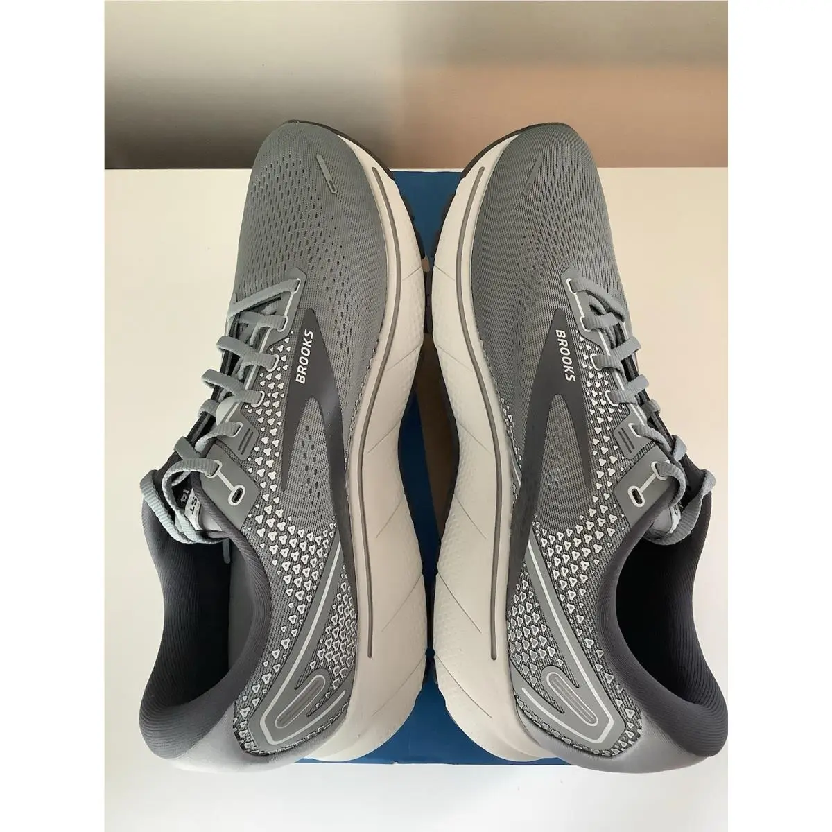 Brooks shoes - Brooks Ghost 14 - Ghost - Gray 1