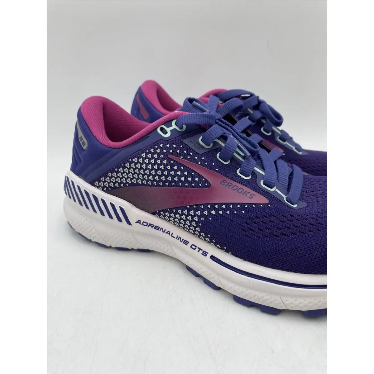 Brooks shoes - Brooks Adrenaline GTS 22 - Adrenaline GTS - Purple 1