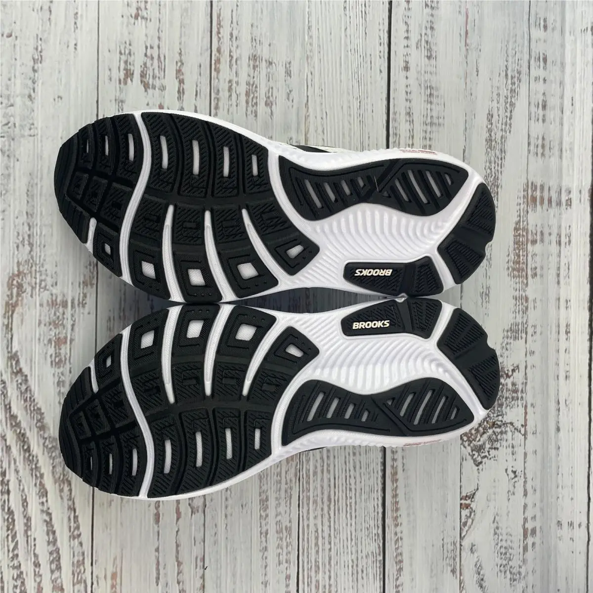 Brooks shoes - Brooks Ghost - Ghost - White (UPC: 195394872507) 6