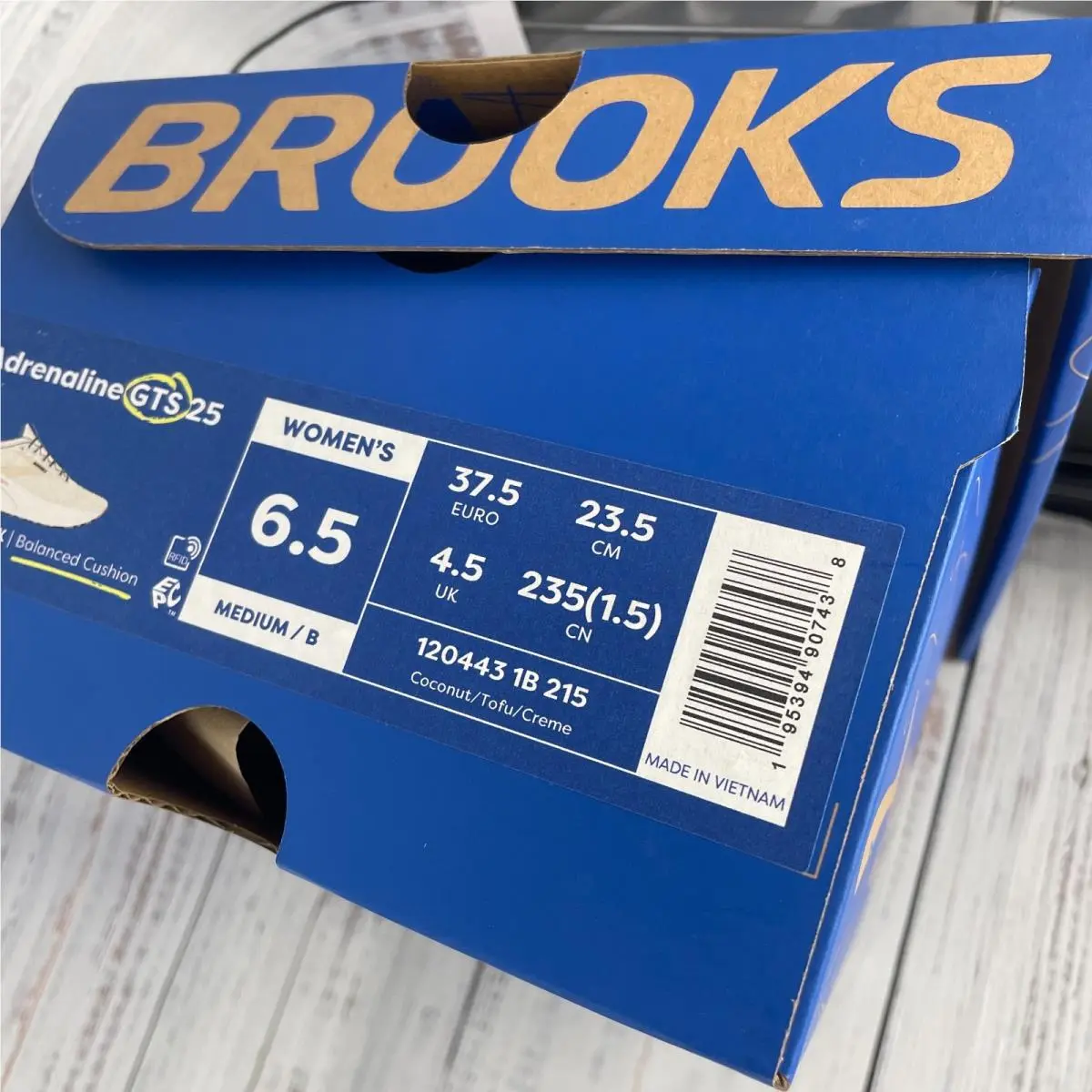 Brooks shoes - 1203711B067 - 120371-1B-067 - Cream (UPC: 195394907438) 9