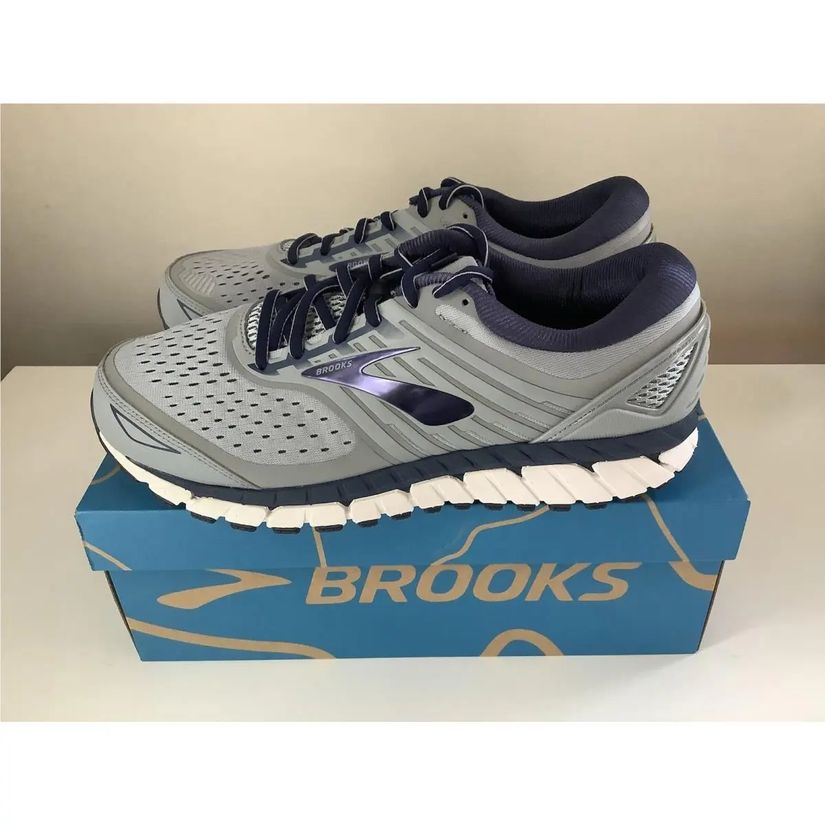 Brooks Beast 18 Men`s Running Shoes - Gray/blue - Sz 10.5 Extra Wide 4E