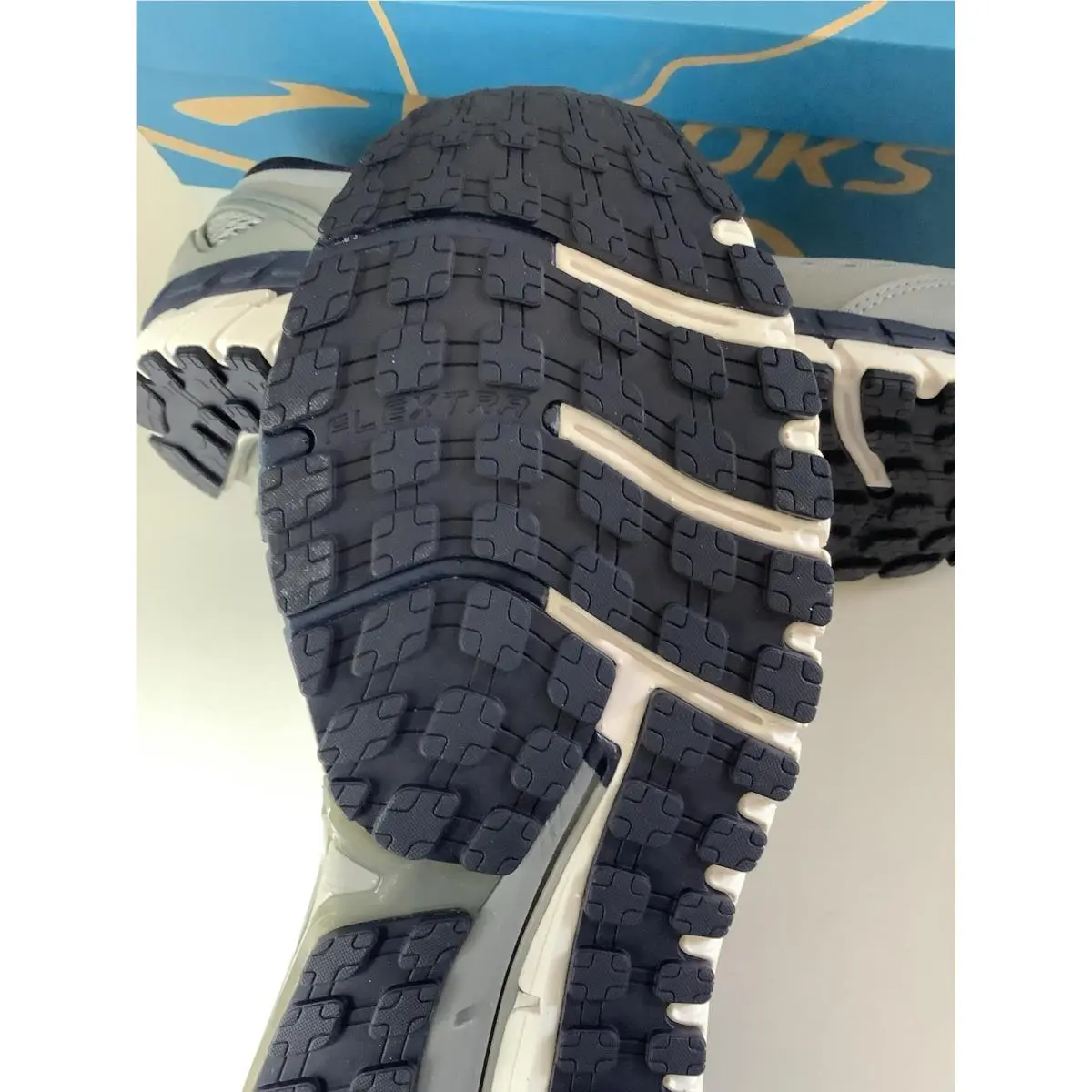 Brooks shoes - Brooks Beast - Beast - Gray 5