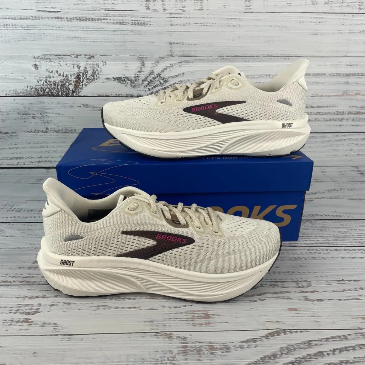 Brooks Ghost 18 Womens US 7.5 B Running Shoes Coconut Coffee Fuchsia