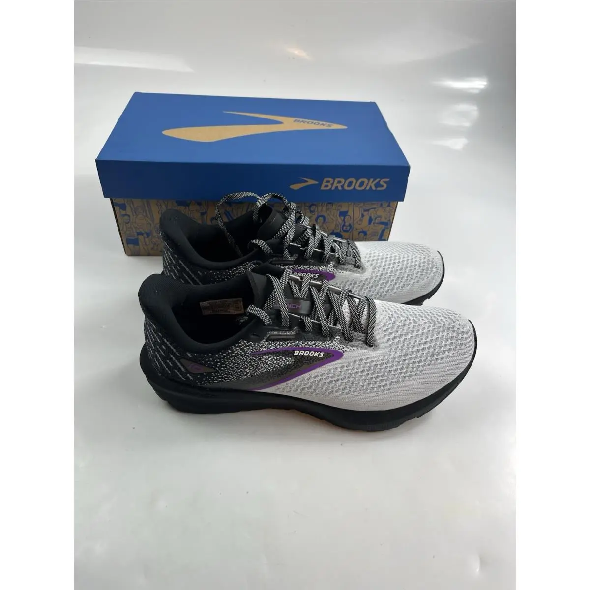 Brooks shoes - Brooks Launch 10 - Launch - Black/White/Violet 3