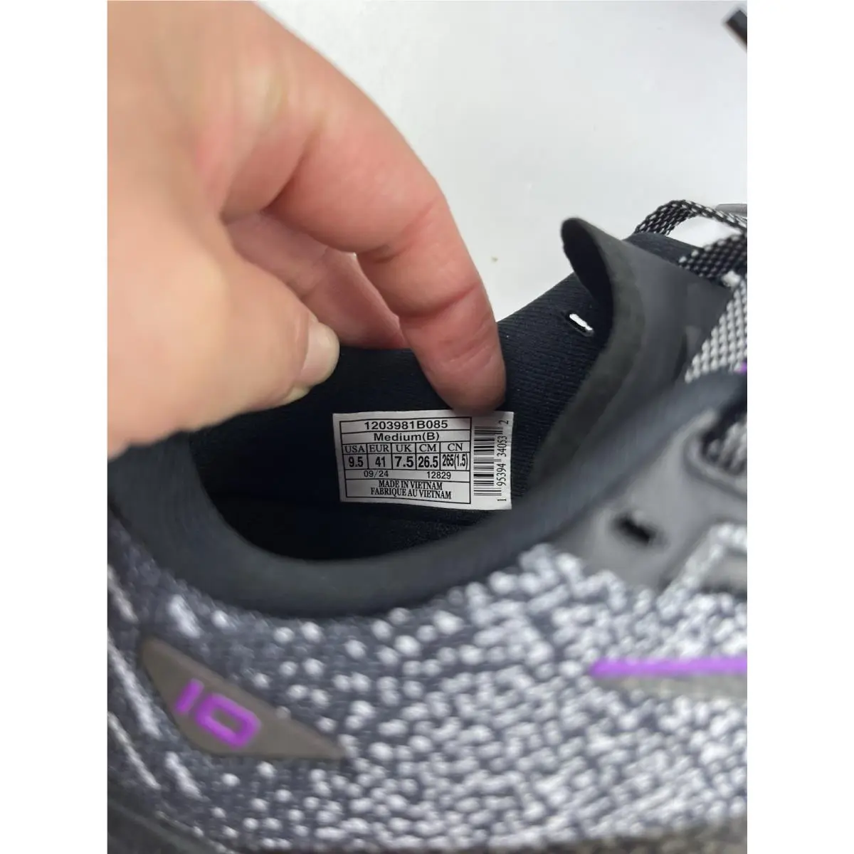 Brooks shoes - Brooks Launch 10 - Launch - Black/White/Violet 11