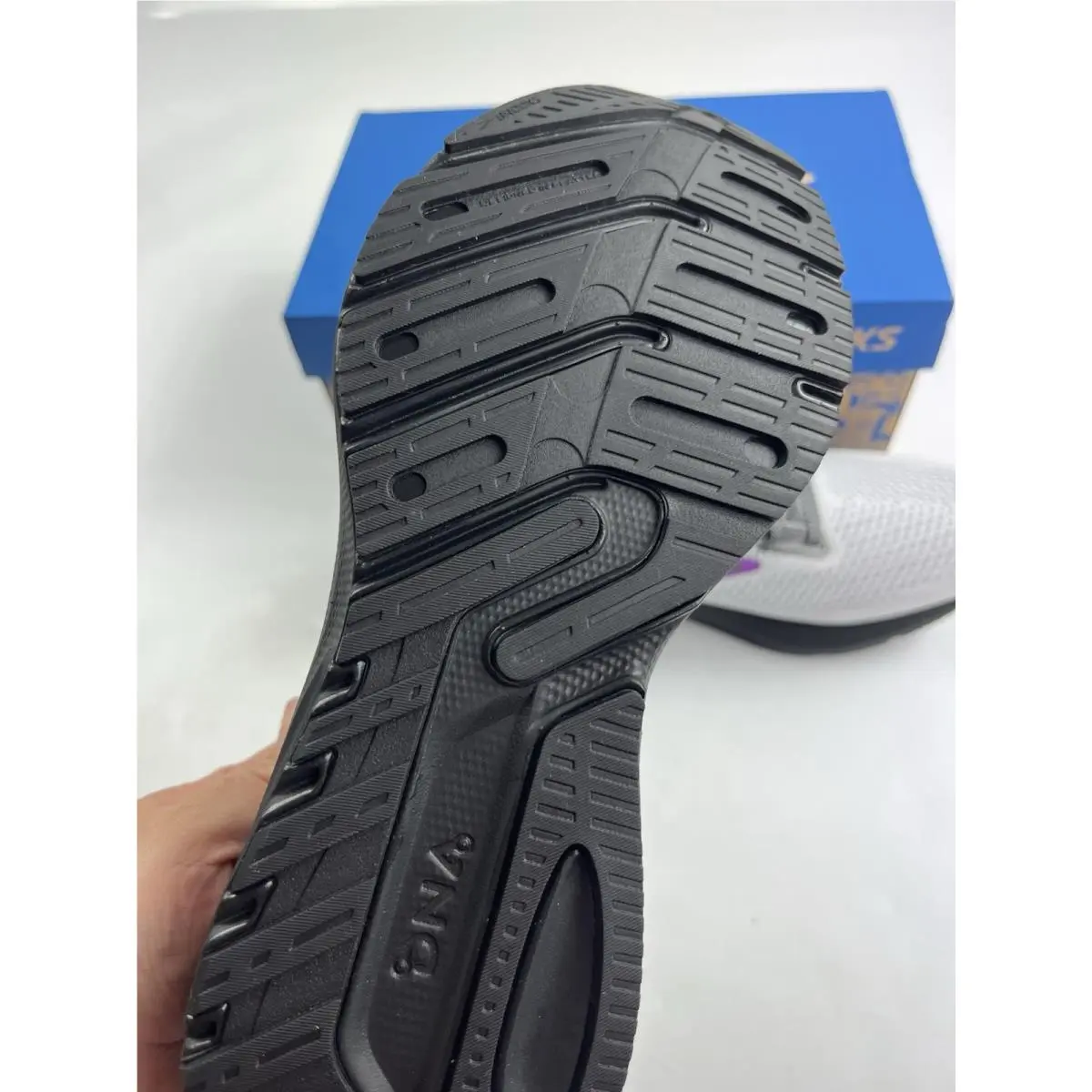 Brooks shoes - Brooks Launch 10 - Launch - Black/White/Violet 5