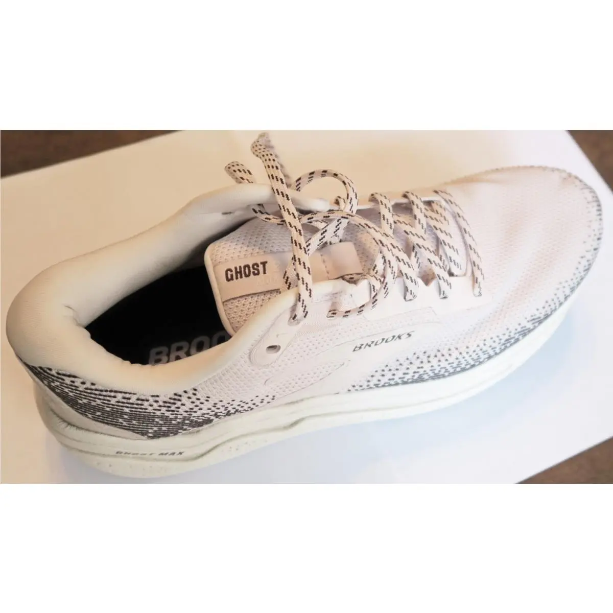 Women’s Brooks Ghost Max 2 Size 10 Orchid/plum/coconut