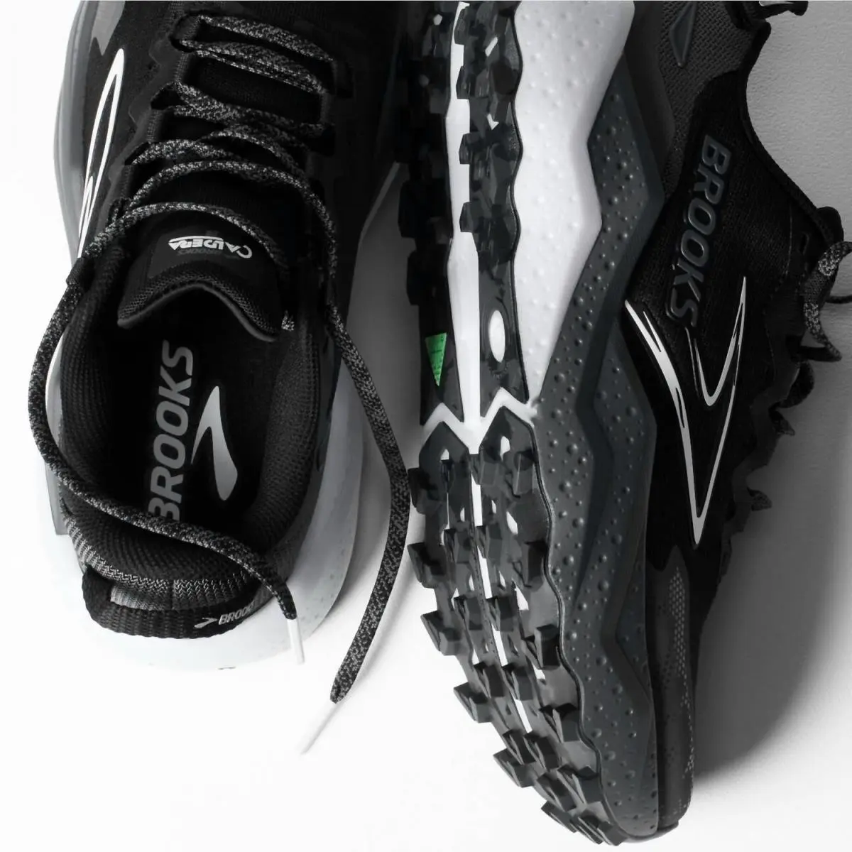 Brooks shoes - Black 3