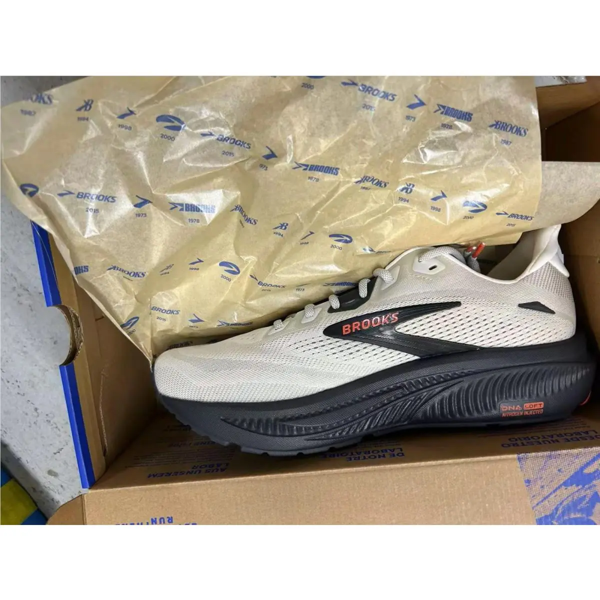 Brooks shoes - ghost 18 - ghost - 110493 2E 292 - coconut pearl, Manufacturer: Flint 1