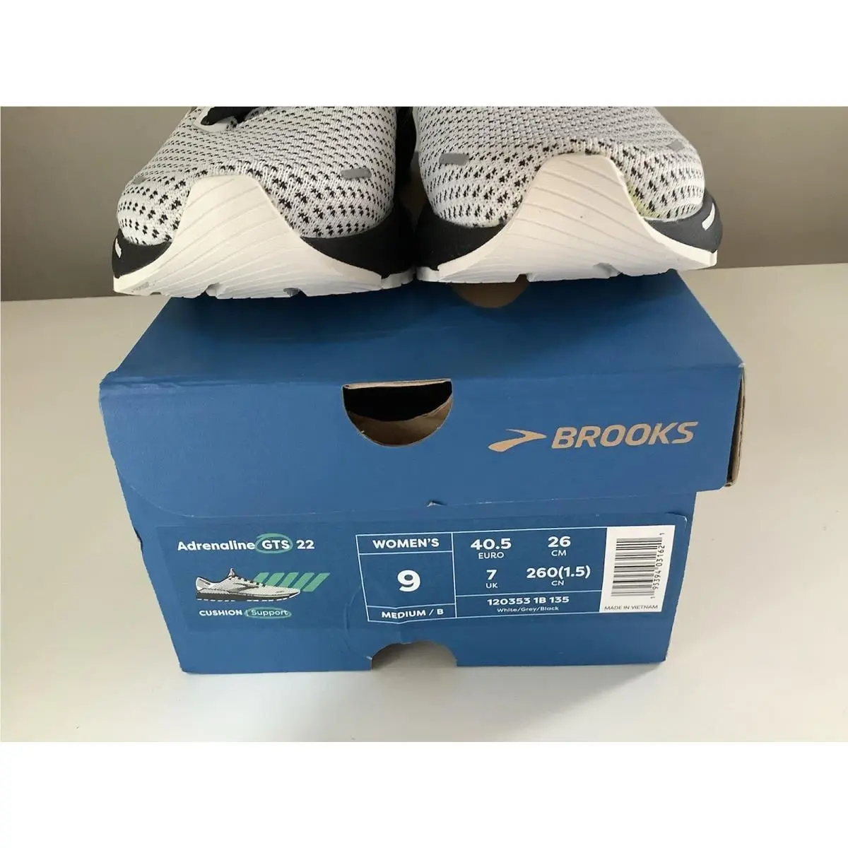 Brooks shoes - Brooks Adrenaline GTS 22 - Adrenaline GTS - White 3