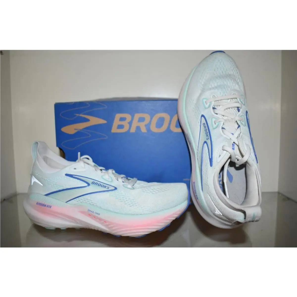 Brooks shoes - Brooks Glycerin GTS 22 - Glycerin GTS - 120435 1B 110 - White (UPC: 195394602999) 0