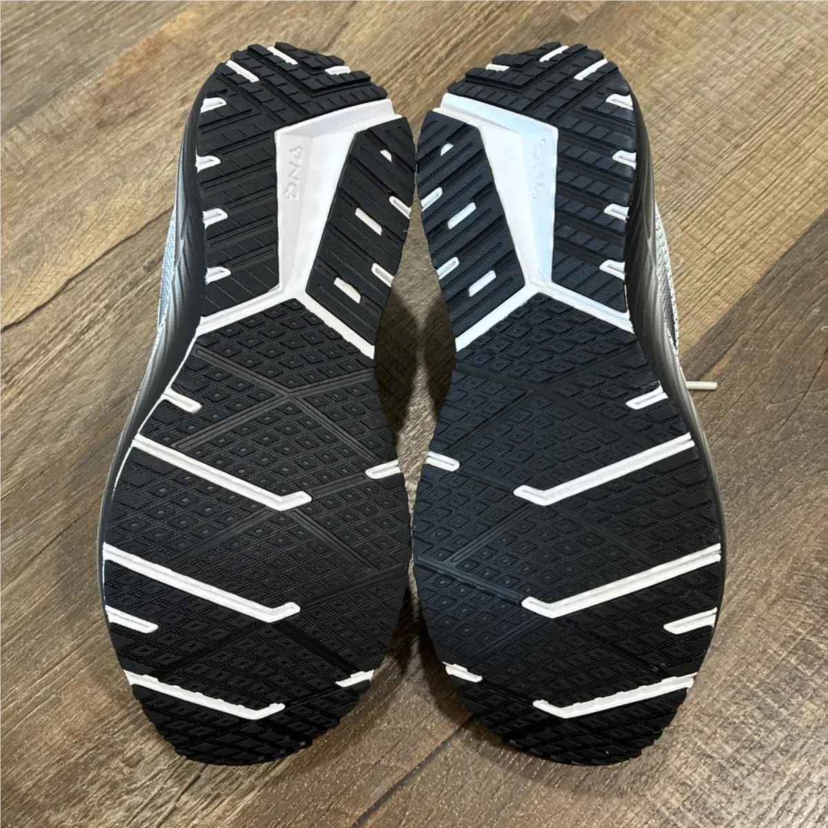 Brooks shoes - Brooks Revel - Revel - 120424 1b 121 - Black 7