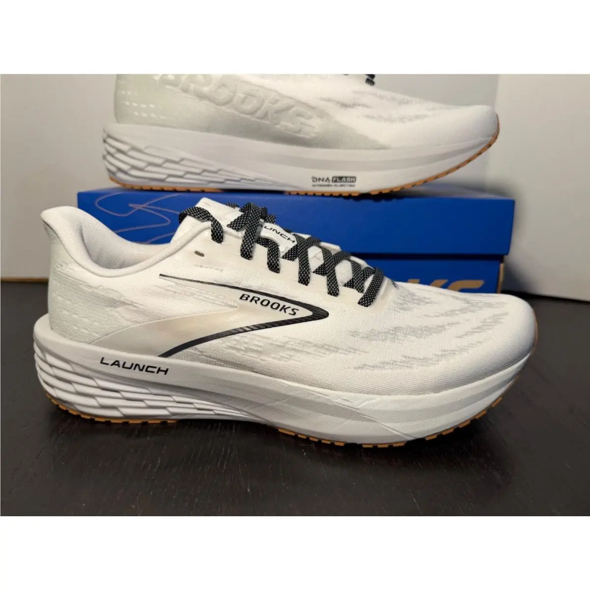 Brooks Launch 11 Running Shoes Sneakers White/grey/black Mens 9.5D