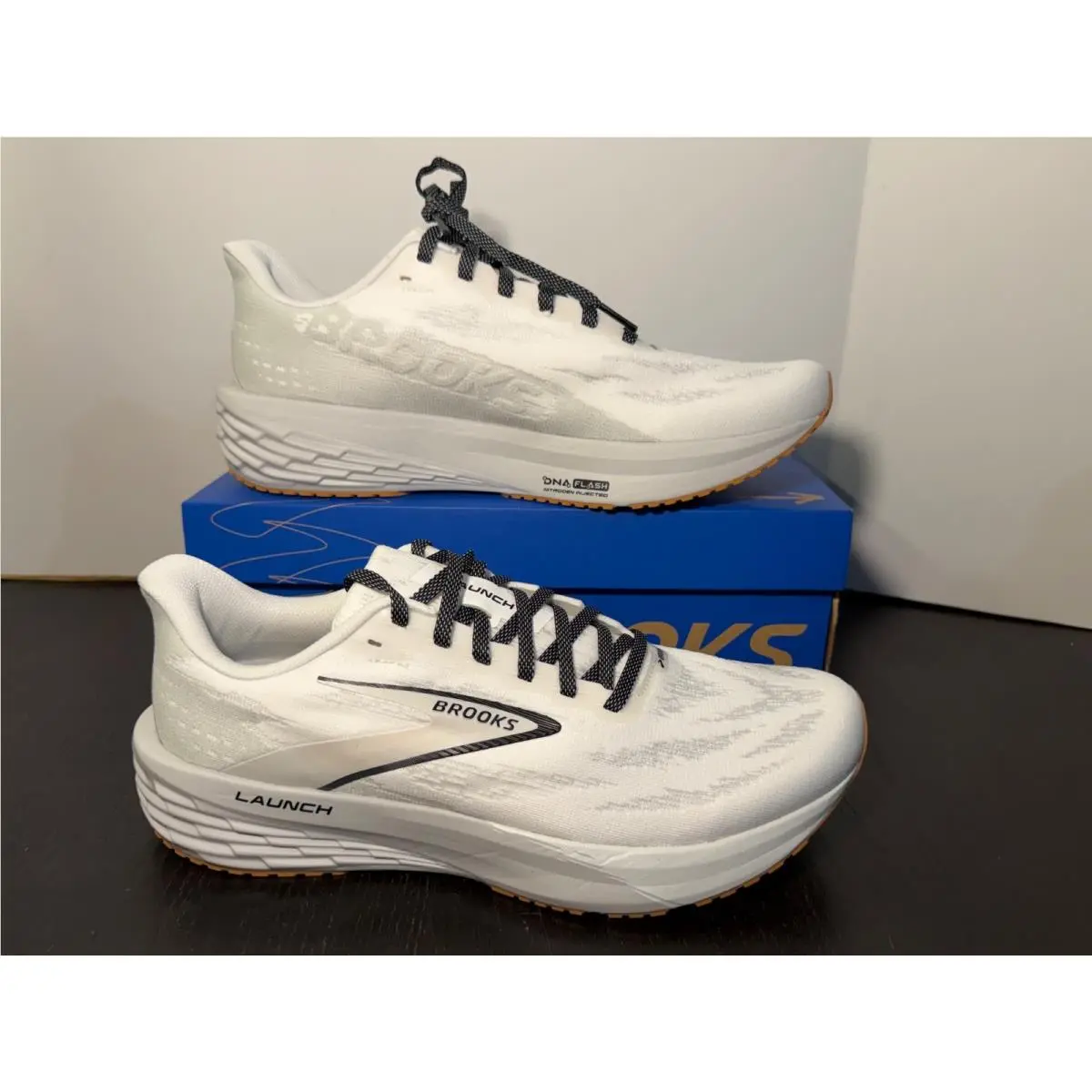 Brooks shoes - White, Black, Grey 0