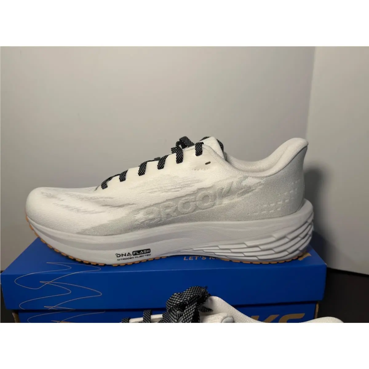 Brooks shoes - White, Black, Grey 7