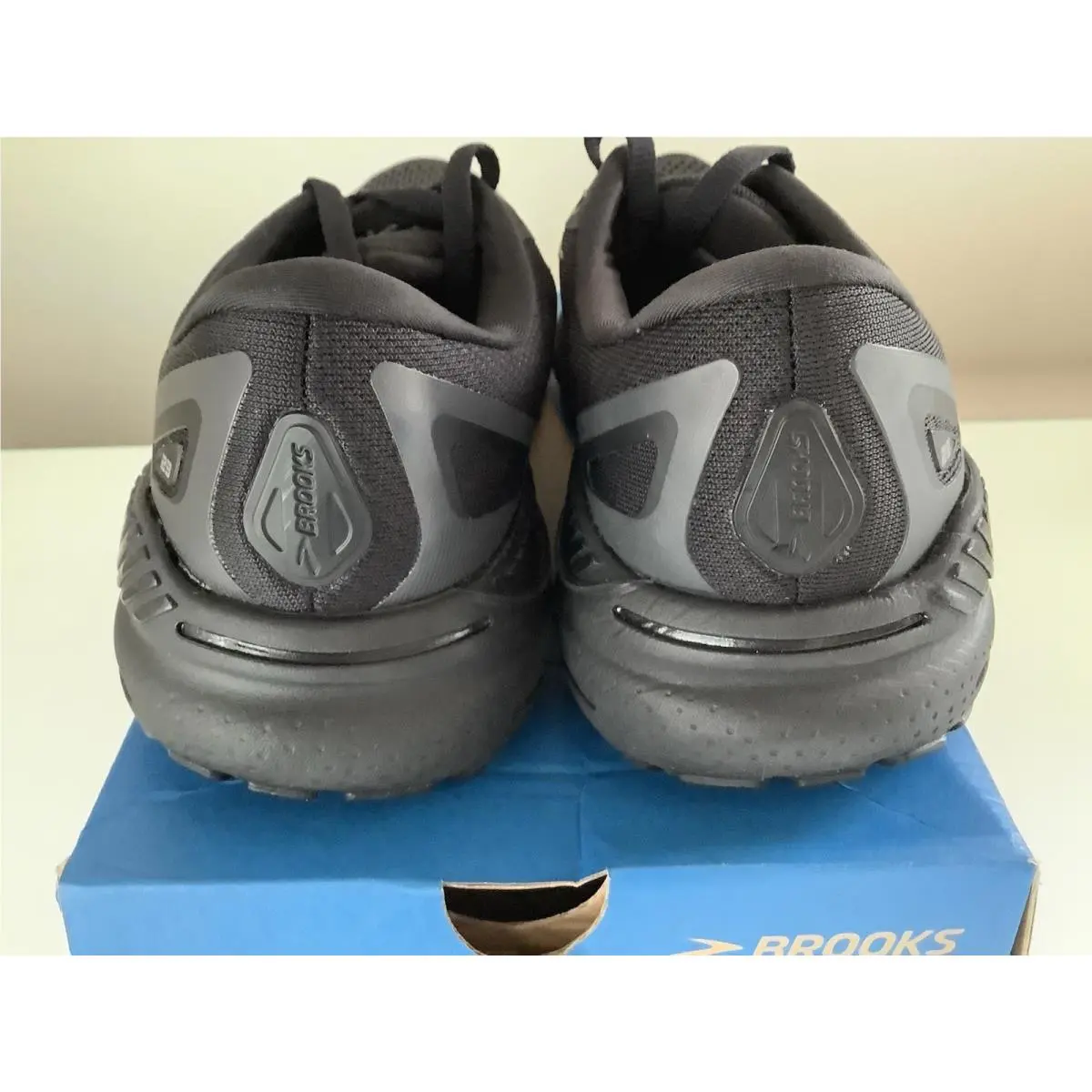 Brooks shoes - Black 0