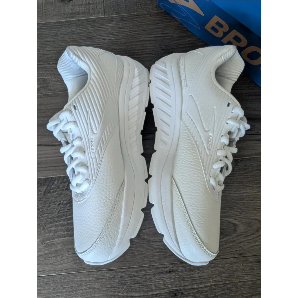 Brooks shoes - Brooks Addiction - Addiction - 120307 2A 142 - White 1