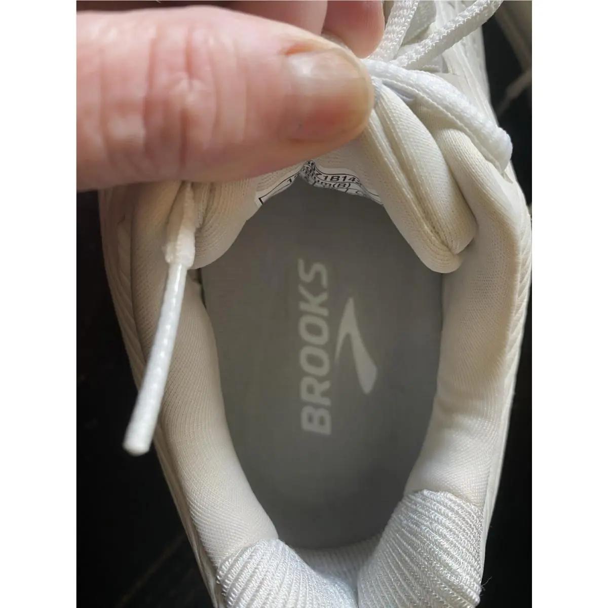 Brooks shoes - BROOKS Addiction Walker 2 - Addiction Walker - 120307 1B 142 - White (UPC: 0190340569135) 7